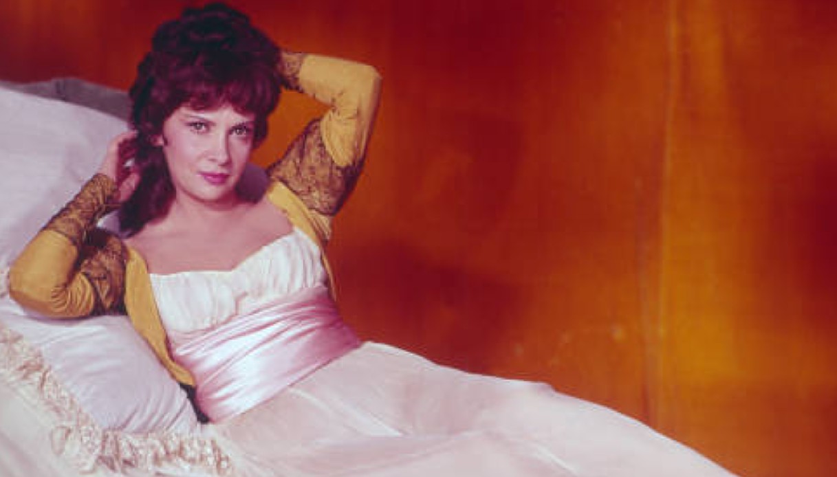 Gina Lollobrigida:La donna, nel privato, senza tutti gli accorgimenti di luce e di trucco, appare un'altra cosa.