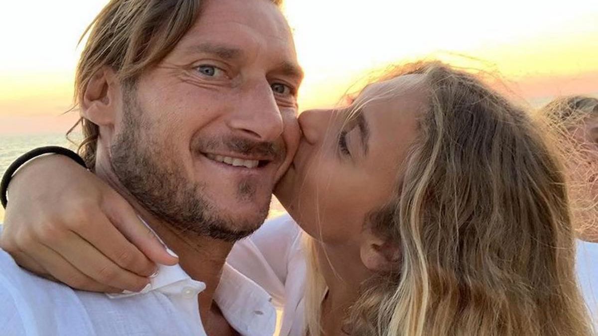 Totti e Noemi, dopo la presunta crisi torna il sereno: vacanze ai Caraibi