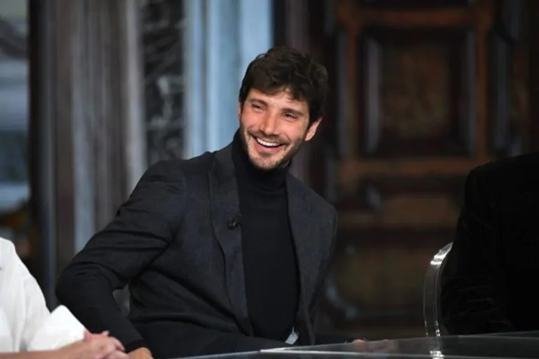 Nuovo programma per Stefano De Martino? La Rai: “Ci stiamo lavorando”